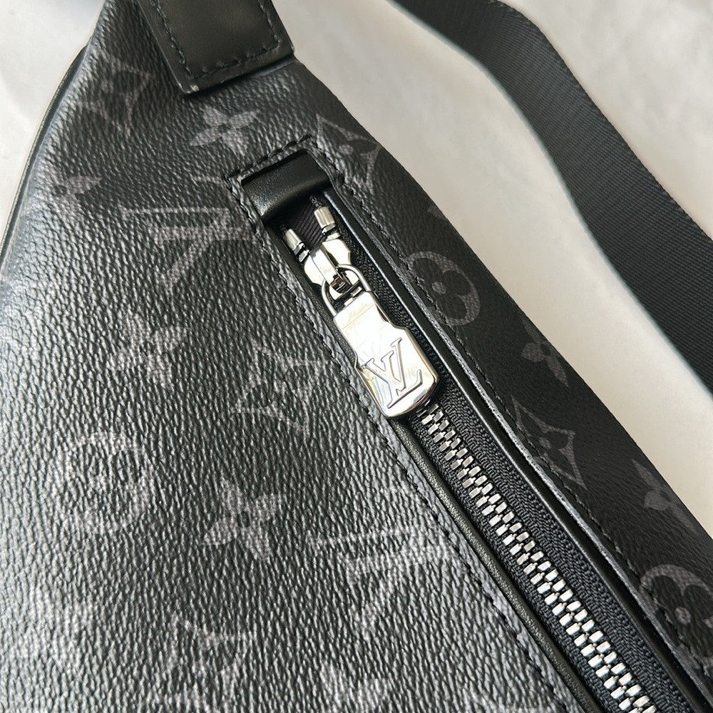 Louis Vuitton Discovery Bum Bag PM NEW With Dust Bag - Picture 5 of 15